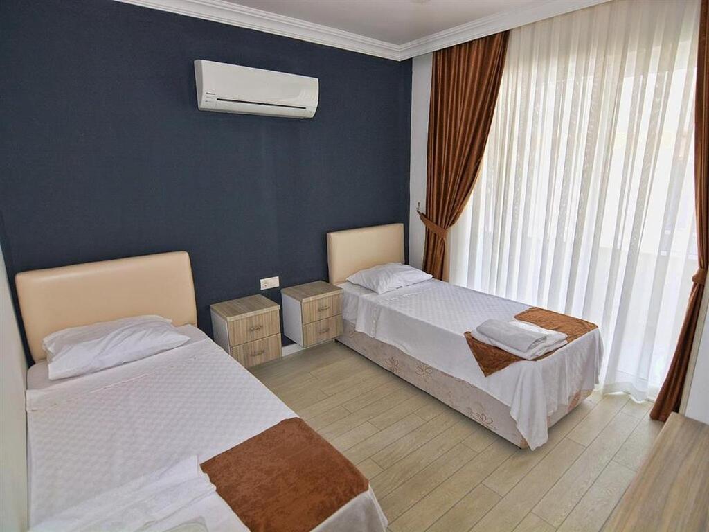 Airport Guelluek Otel Milas エクステリア 写真