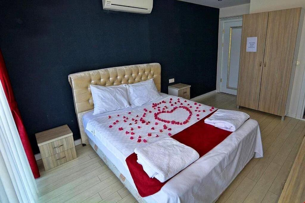 Airport Guelluek Otel Milas エクステリア 写真